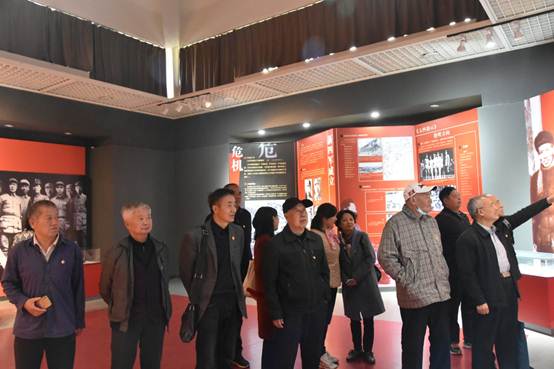 说明: E:\工作\工作\党工委\2021\党史学习教育\20210324六支部党史学习\20210419六支部黄花塘活动\新闻用图\DHC_1702.JPG